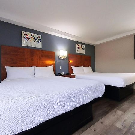 Moonlight Inn And Suites Sudbury Zewnętrze zdjęcie