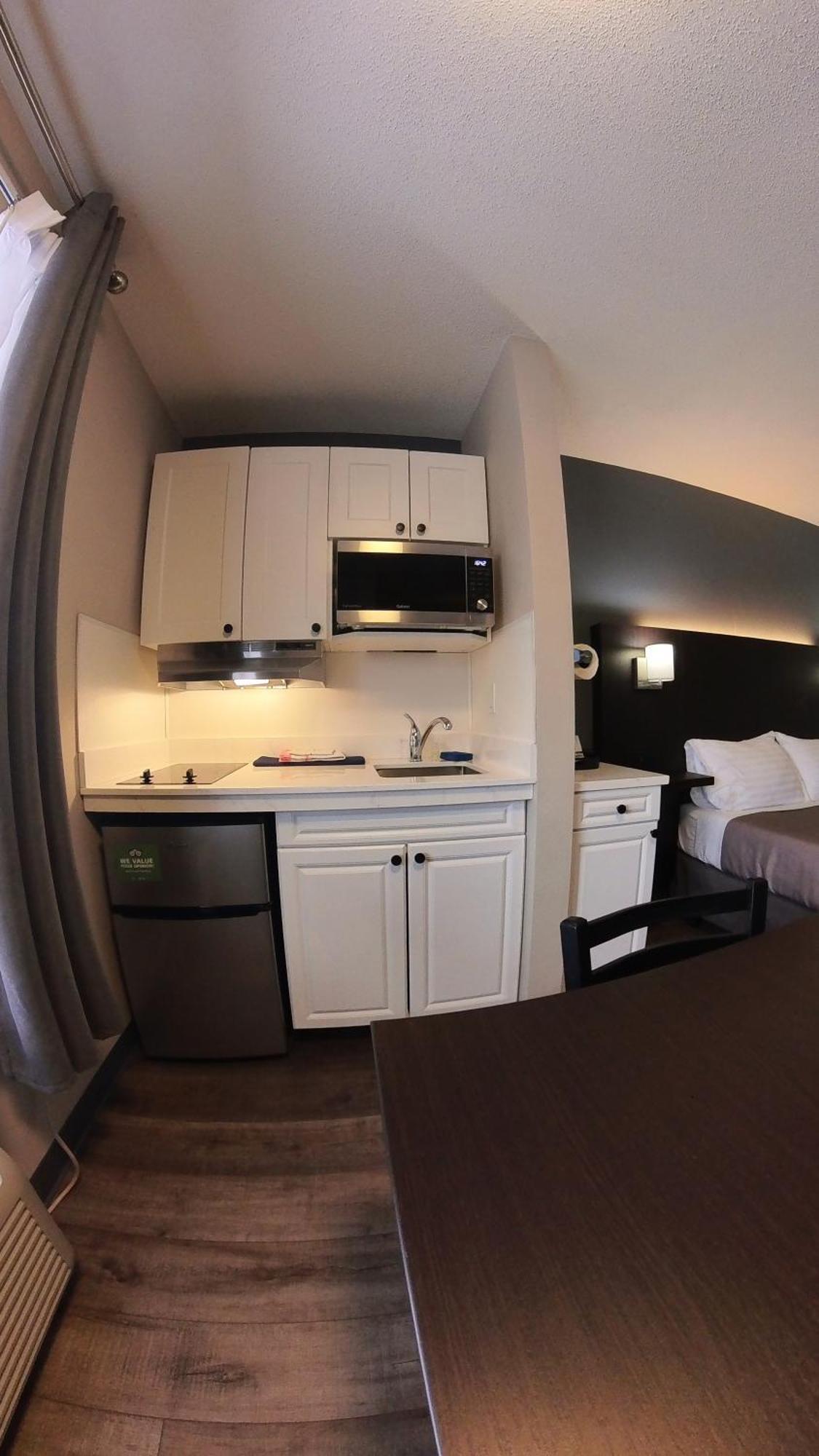 Moonlight Inn And Suites Sudbury Zewnętrze zdjęcie