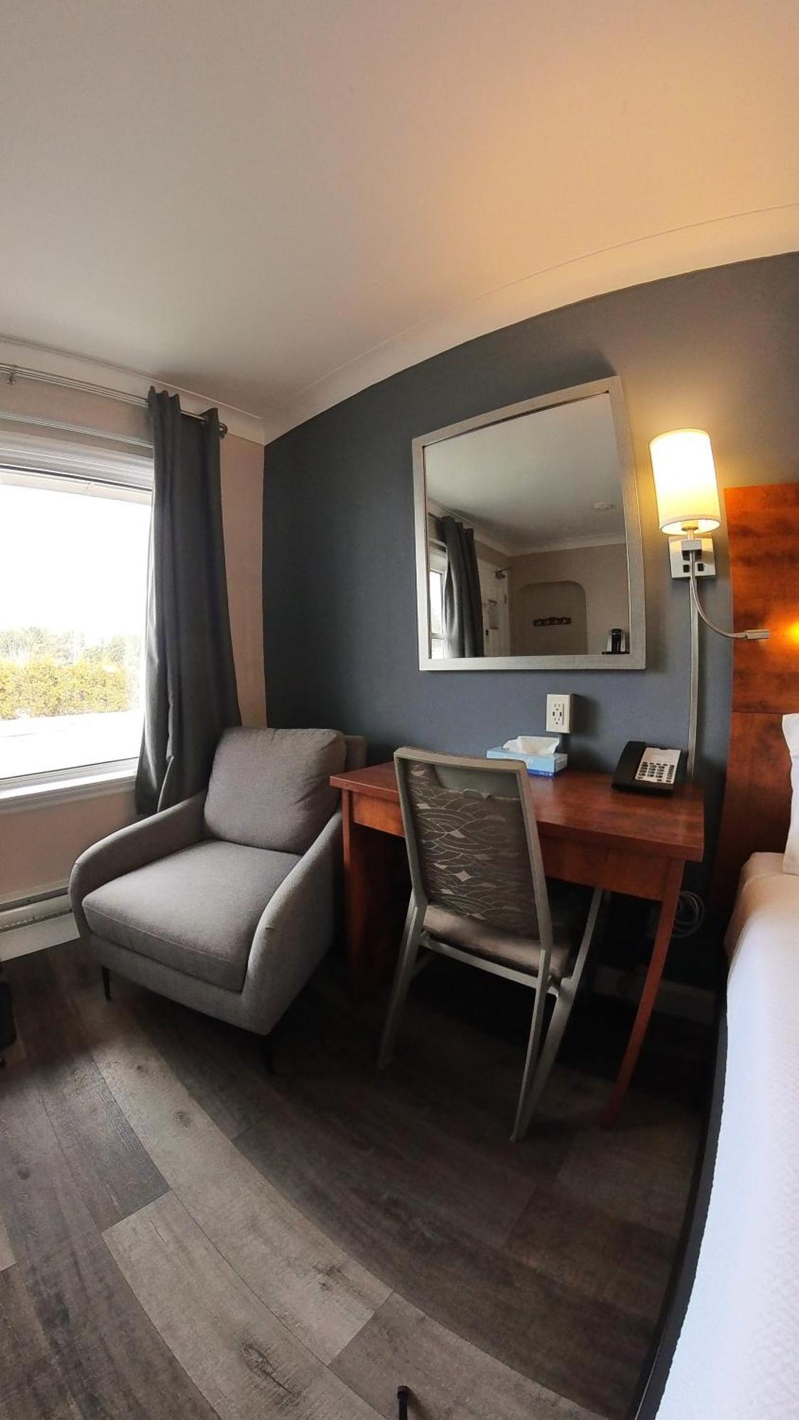 Moonlight Inn And Suites Sudbury Zewnętrze zdjęcie