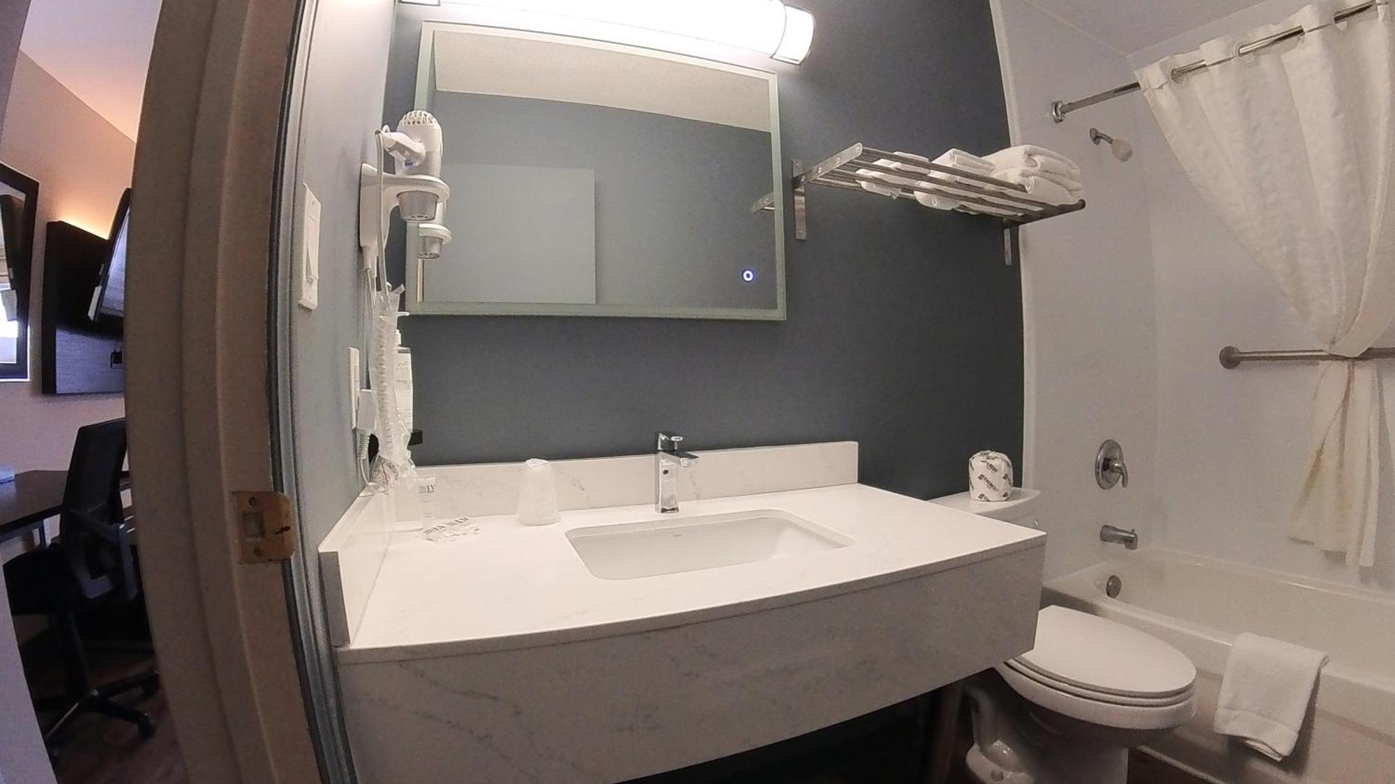 Moonlight Inn And Suites Sudbury Zewnętrze zdjęcie