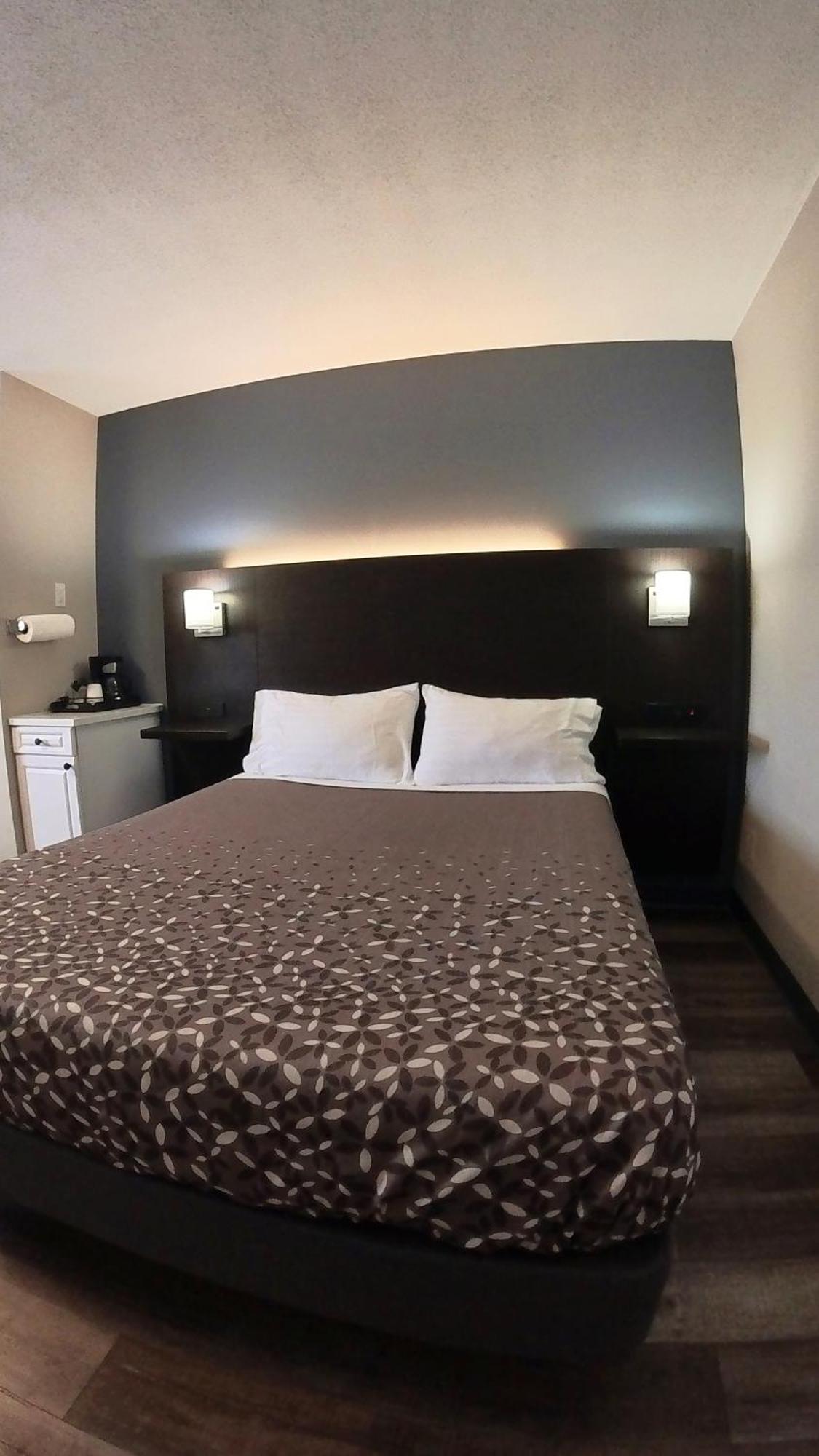 Moonlight Inn And Suites Sudbury Zewnętrze zdjęcie