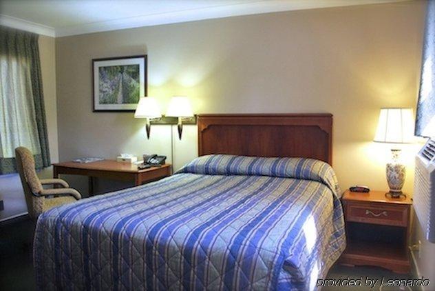 Moonlight Inn And Suites Sudbury Zewnętrze zdjęcie