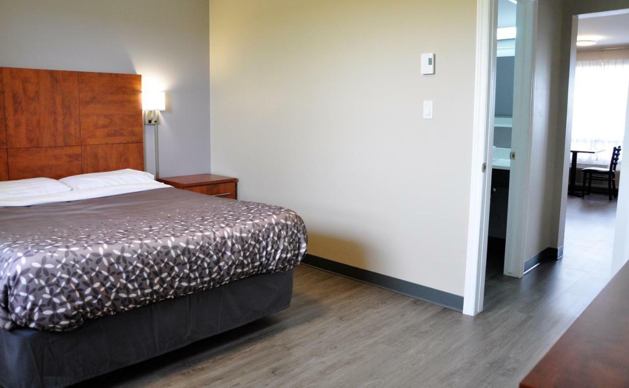 Moonlight Inn And Suites Sudbury Zewnętrze zdjęcie