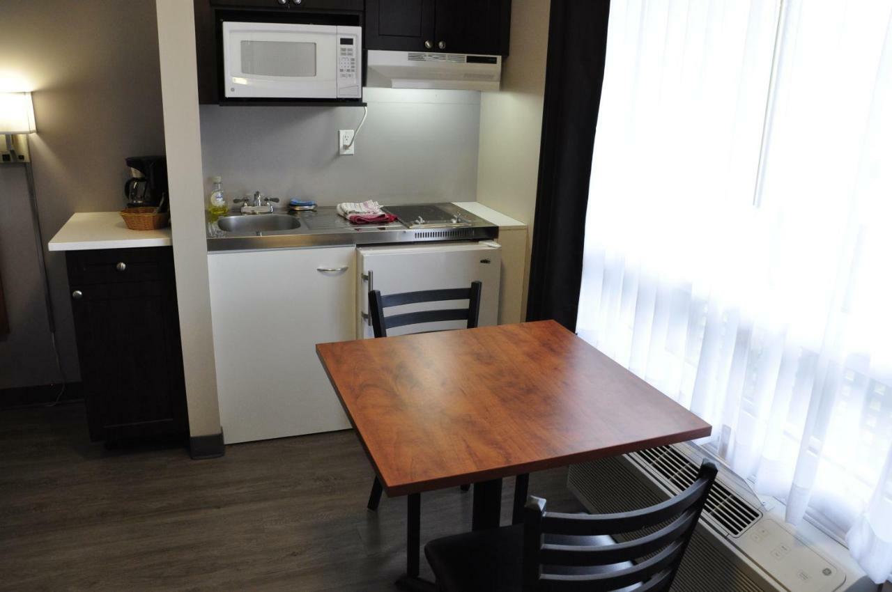 Moonlight Inn And Suites Sudbury Zewnętrze zdjęcie